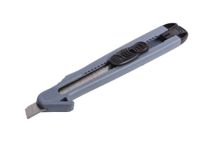 Cutter Azor Corty 3055 standard plástico de 9 mm.